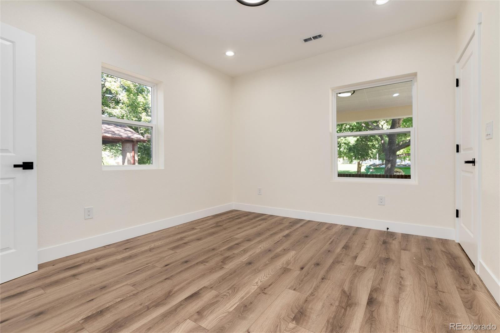 2555 Holly Street, Denver, CO 80207, 3 Bedrooms Bedrooms, ,3 BathroomsBathrooms,Residential,For Sale,Holly,REC8339353