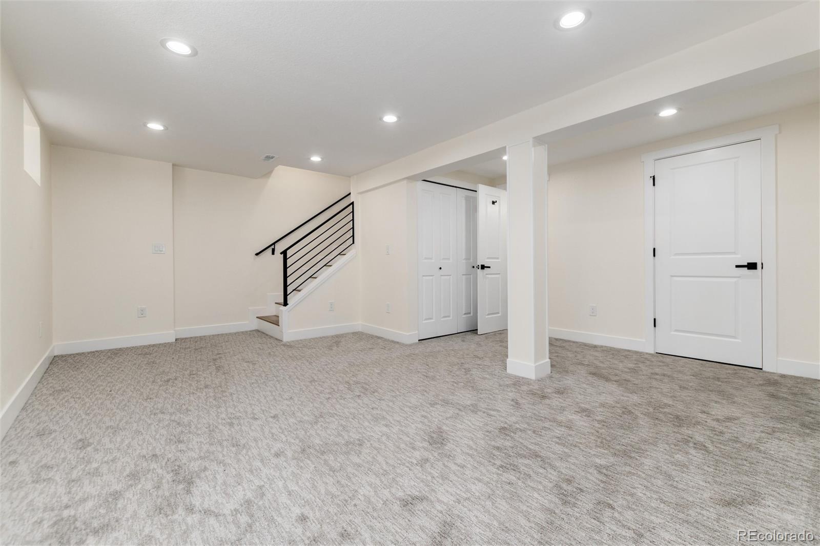 2555 Holly Street, Denver, CO 80207, 3 Bedrooms Bedrooms, ,3 BathroomsBathrooms,Residential,For Sale,Holly,REC8339353