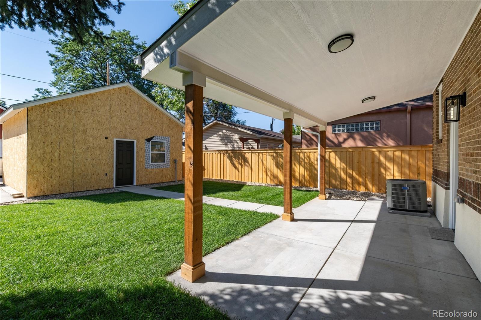 2555 Holly Street, Denver, CO 80207, 3 Bedrooms Bedrooms, ,3 BathroomsBathrooms,Residential,For Sale,Holly,REC8339353