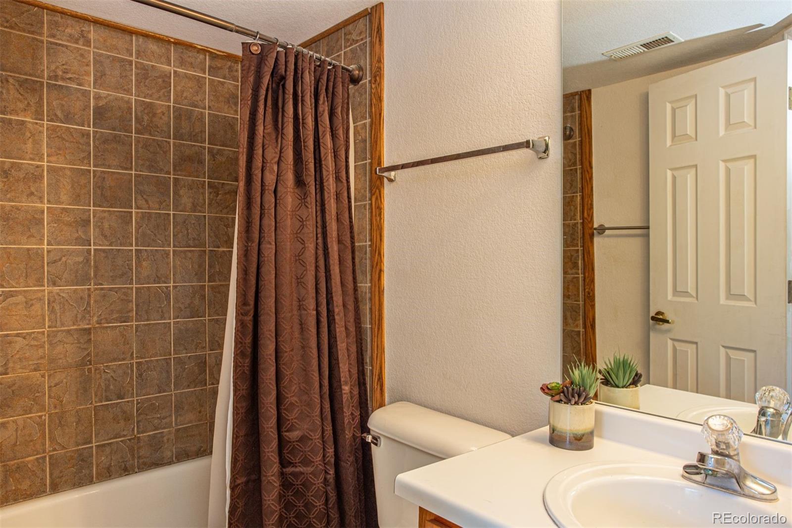 28 Spyglass Lane, Silverthorne, CO 80498, 2 Bedrooms Bedrooms, ,2 BathroomsBathrooms,Residential,For Sale,Spyglass,REC3173152