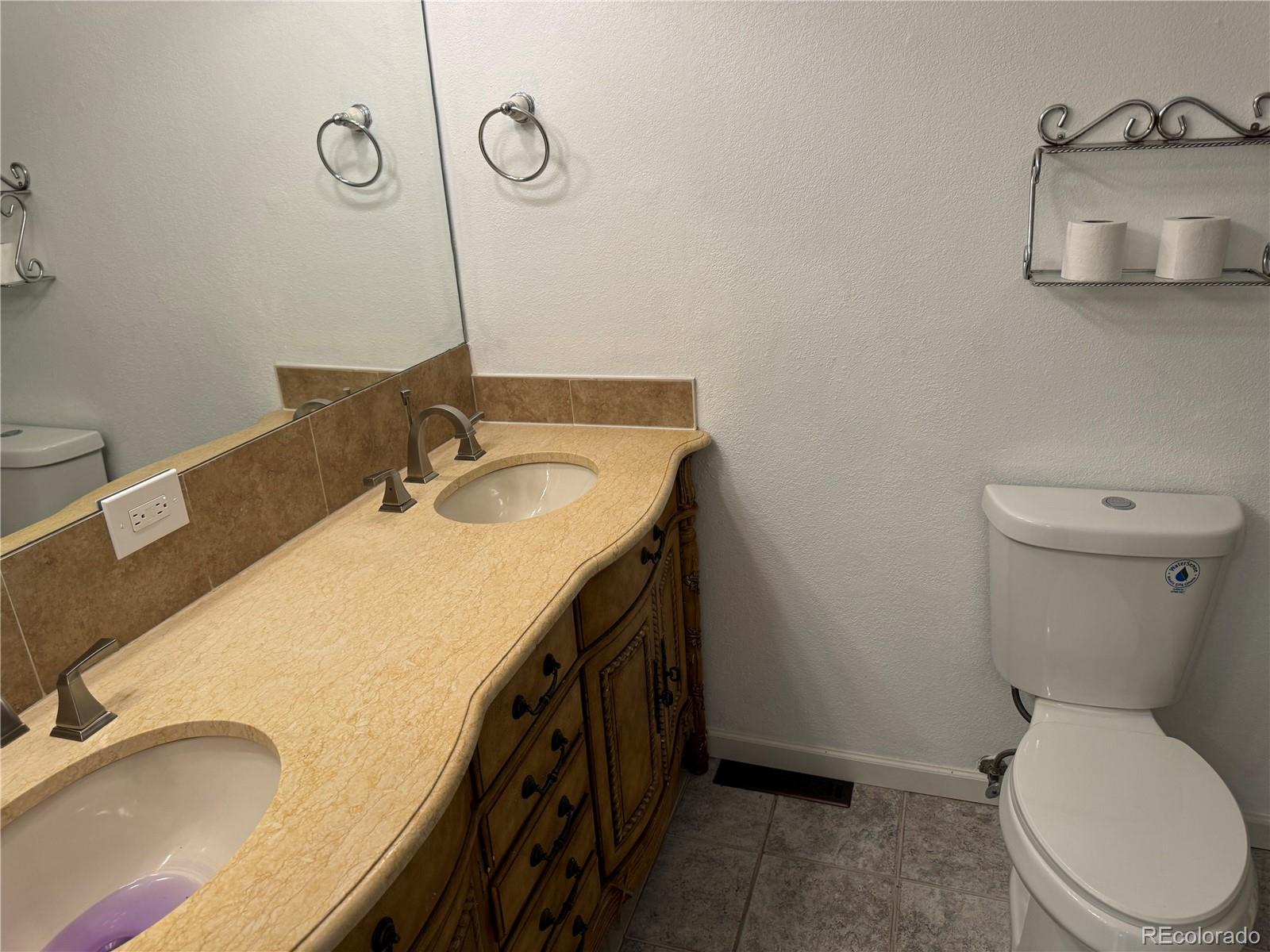 7086 S Uinta Street, Centennial, CO 80112, 4 Bedrooms Bedrooms, ,3 BathroomsBathrooms,Residential,For Sale,Uinta,REC2055689