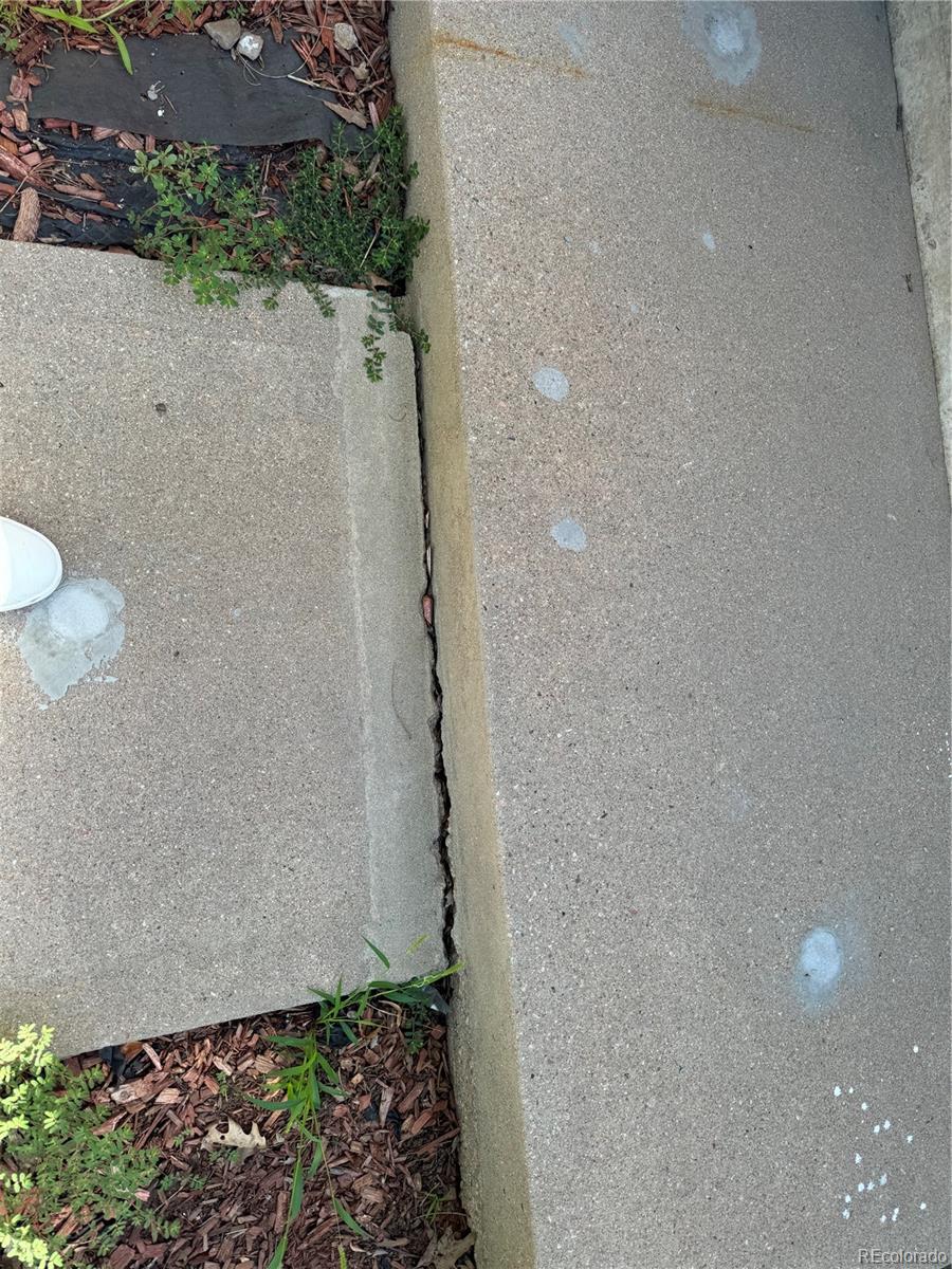 7086 S Uinta Street, Centennial, CO 80112, 4 Bedrooms Bedrooms, ,3 BathroomsBathrooms,Residential,For Sale,Uinta,REC2055689