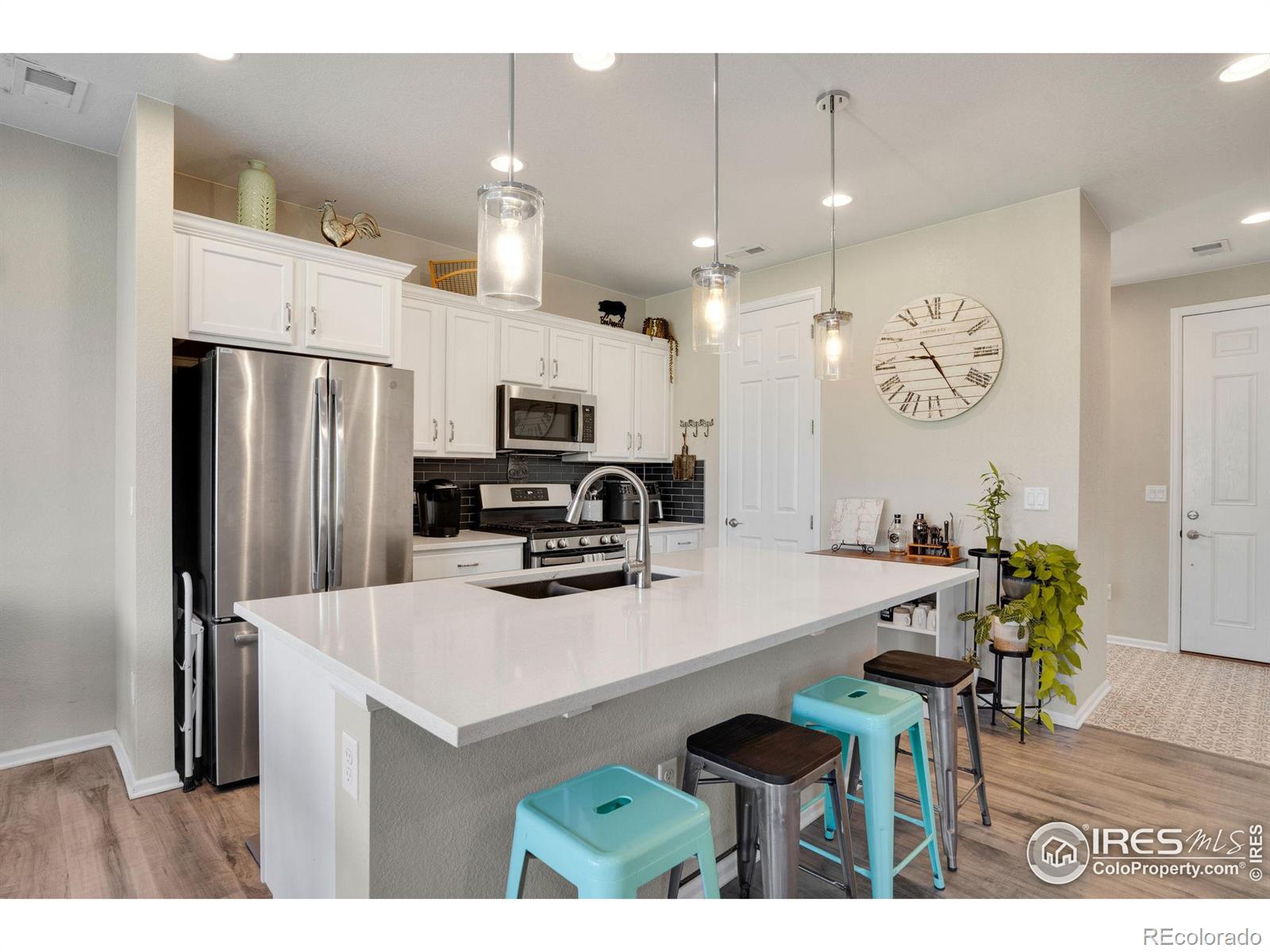 2975 Sand Beach Lake Drive, Loveland, CO 80538, 3 Bedrooms Bedrooms, ,3 BathroomsBathrooms,Residential,For Sale,Sand Beach Lake,RECIR1017653