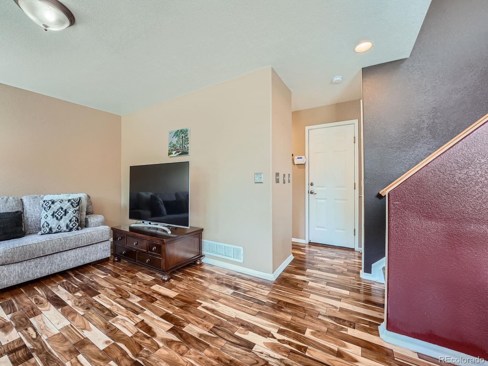 4158 Riviera Street, Aurora, CO 80018, 3 Bedrooms Bedrooms, ,3 BathroomsBathrooms,Residential,For Sale,Riviera,REC8985963