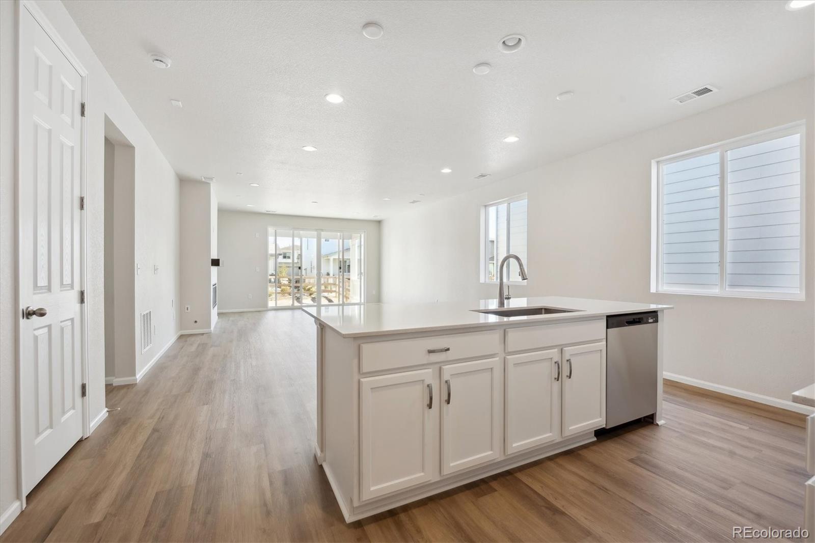 981 Sandhills Street, Windsor, CO 80550, 4 Bedrooms Bedrooms, ,2 BathroomsBathrooms,Residential,For Sale,Sandhills,REC5762735