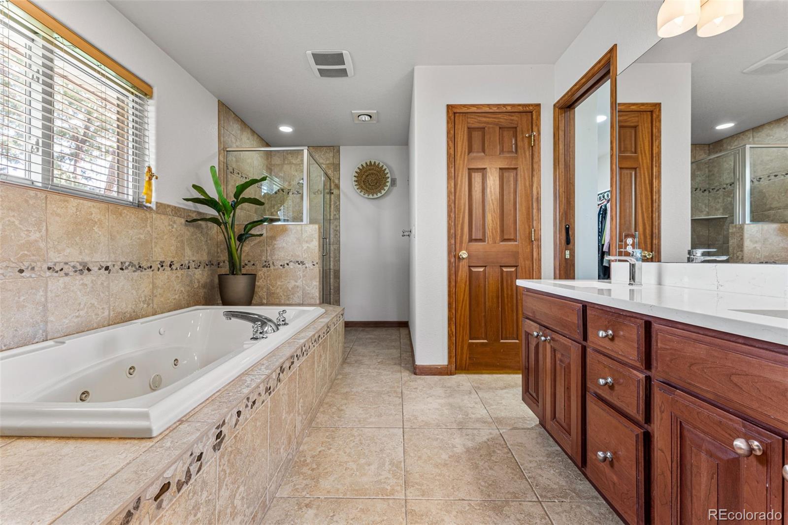 2801 Monaco Parkway, Denver, CO 80207, 5 Bedrooms Bedrooms, ,5 BathroomsBathrooms,Residential,For Sale,Monaco,REC7118055