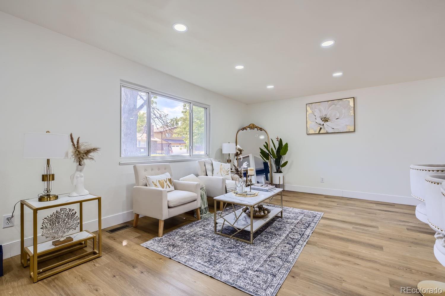 9565 Lake Place, Littleton, CO 80123, 4 Bedrooms Bedrooms, ,3 BathroomsBathrooms,Residential,For Sale,Lake,REC2403581