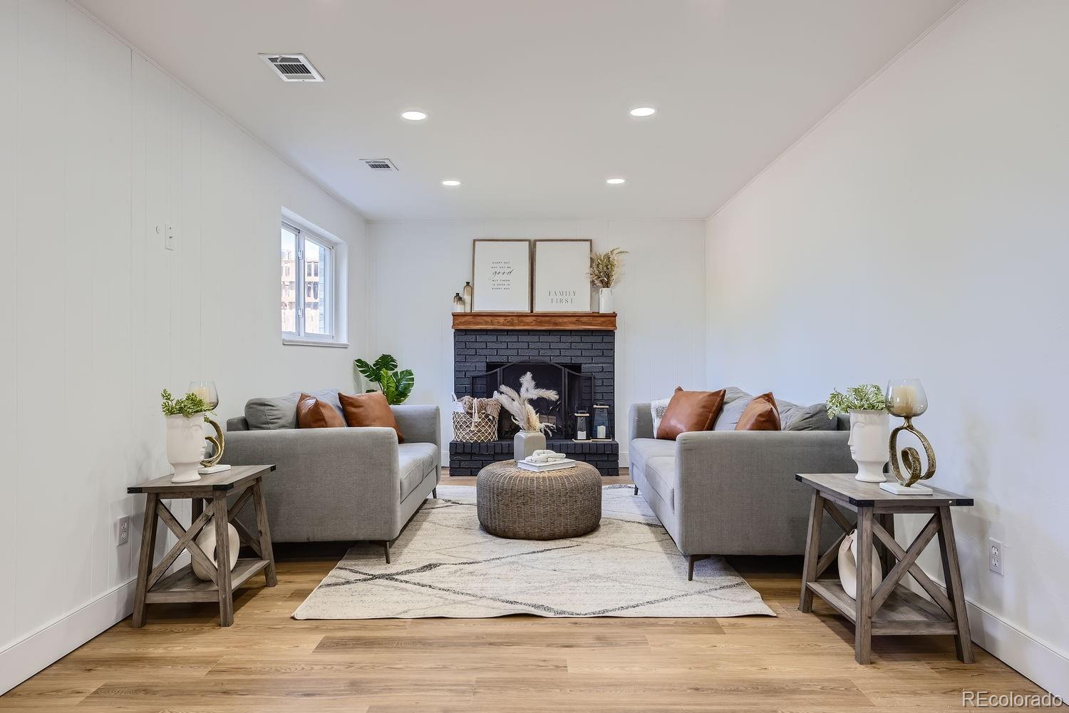 9565 Lake Place, Littleton, CO 80123, 4 Bedrooms Bedrooms, ,3 BathroomsBathrooms,Residential,For Sale,Lake,REC2403581