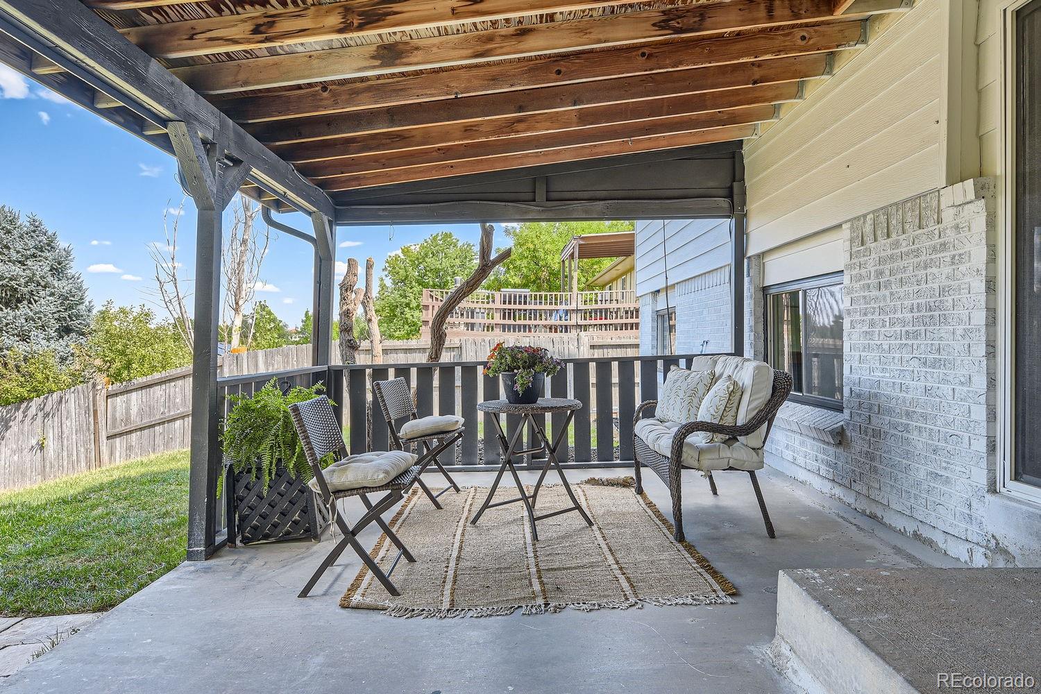 9565 Lake Place, Littleton, CO 80123, 4 Bedrooms Bedrooms, ,3 BathroomsBathrooms,Residential,For Sale,Lake,REC2403581