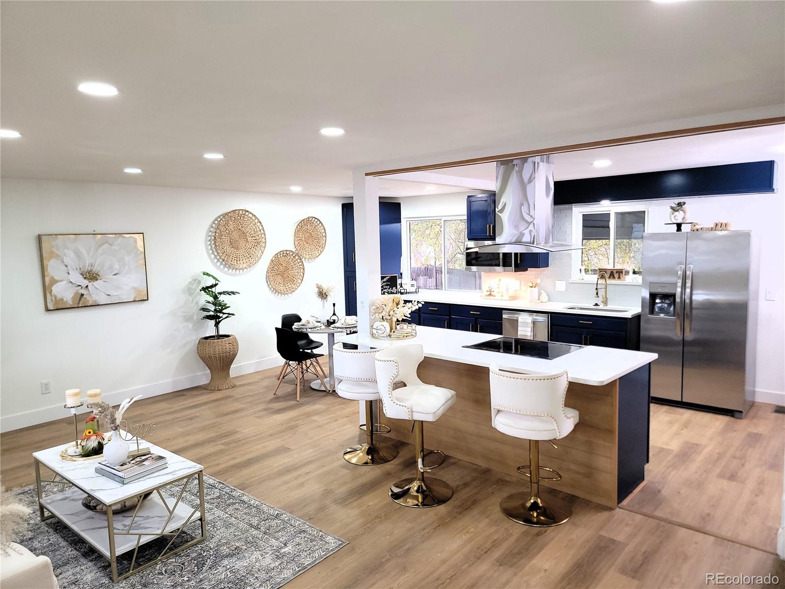 9565 Lake Place, Littleton, CO 80123, 4 Bedrooms Bedrooms, ,3 BathroomsBathrooms,Residential,For Sale,Lake,REC2403581