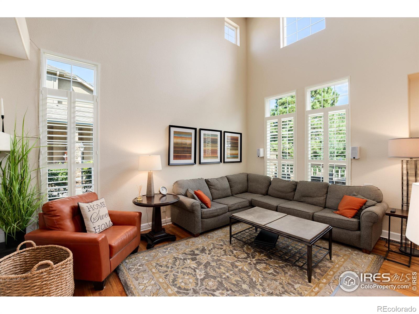 617 Sherman Street, Castle Pines, CO 80108, 2 Bedrooms Bedrooms, ,3 BathroomsBathrooms,Residential,For Sale,Sherman,RECIR1018081