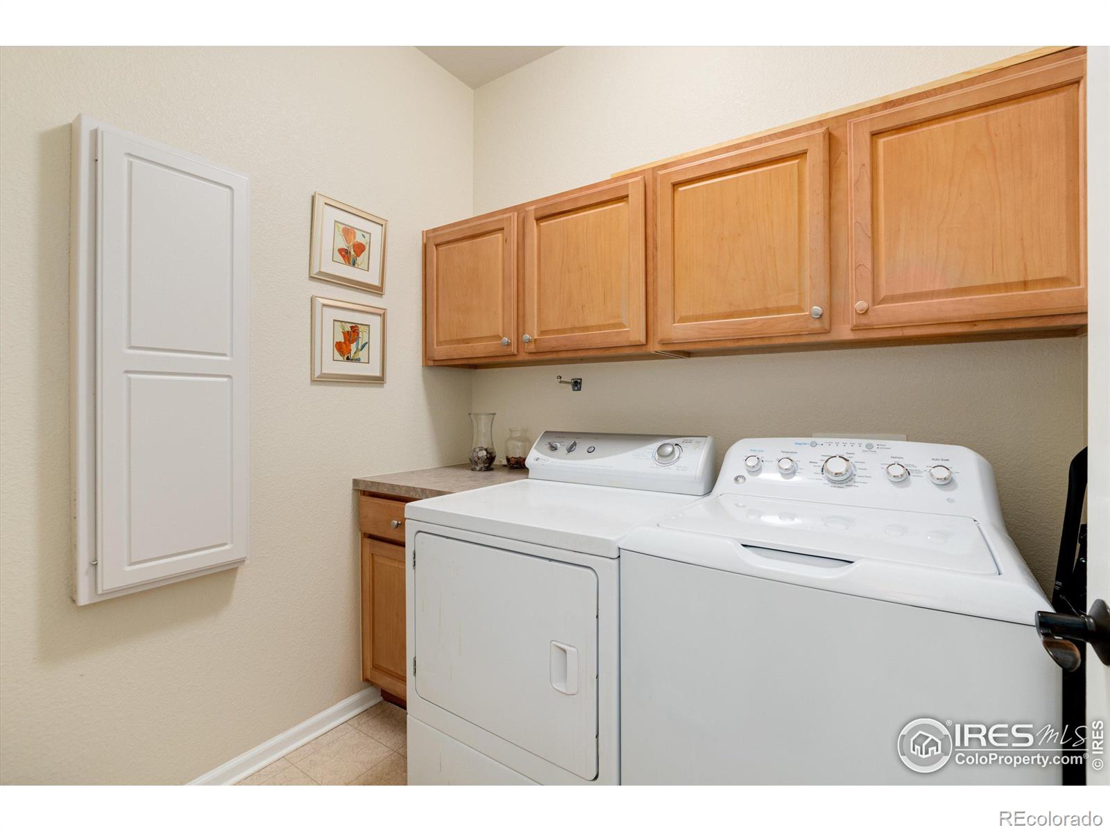 617 Sherman Street, Castle Pines, CO 80108, 2 Bedrooms Bedrooms, ,3 BathroomsBathrooms,Residential,For Sale,Sherman,RECIR1018081