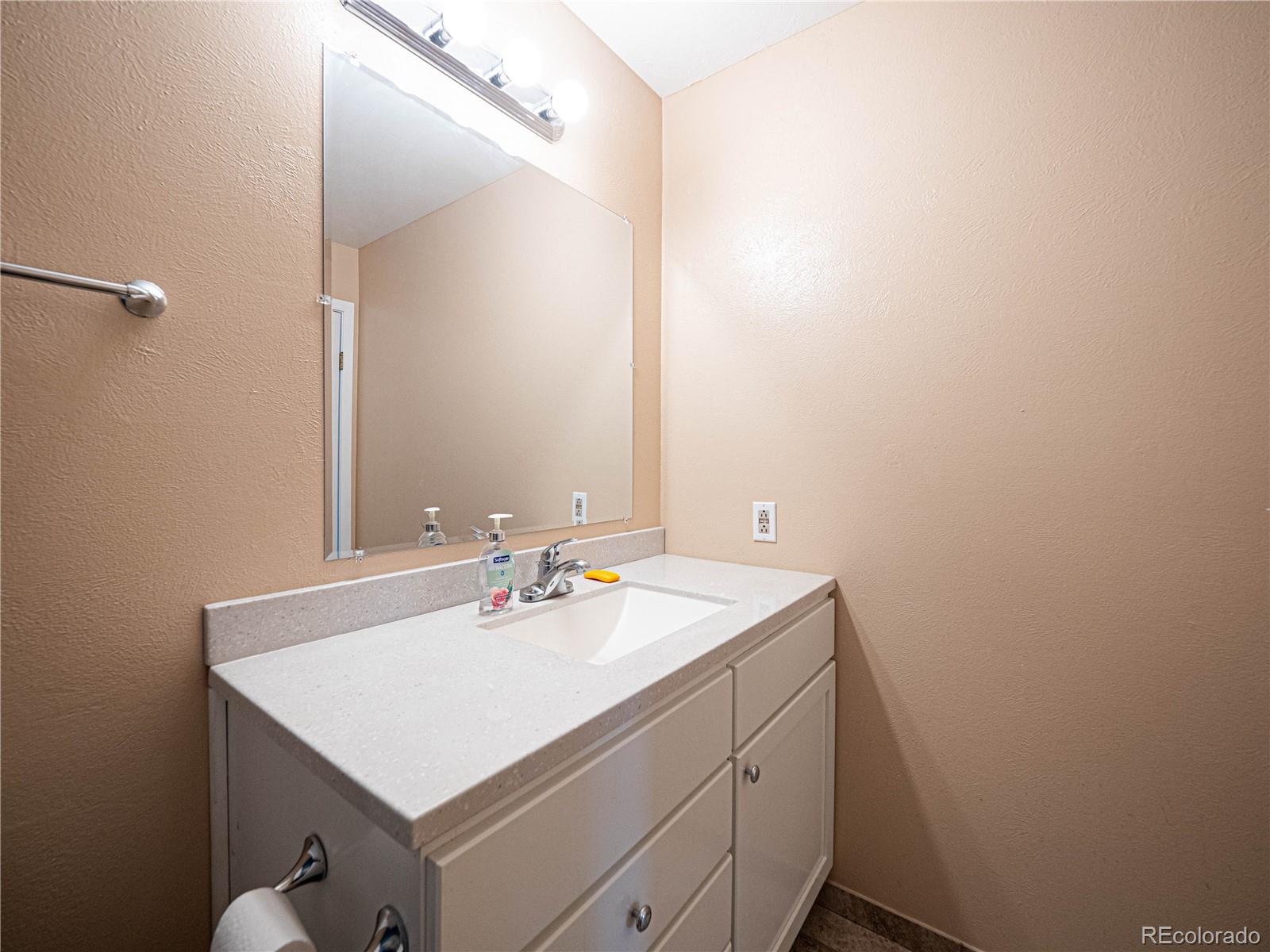 15126 Louisiana Drive #202, Aurora, CO 80012, 2 Bedrooms Bedrooms, ,1 BathroomBathrooms,Residential,For Sale,Louisiana,REC3364581