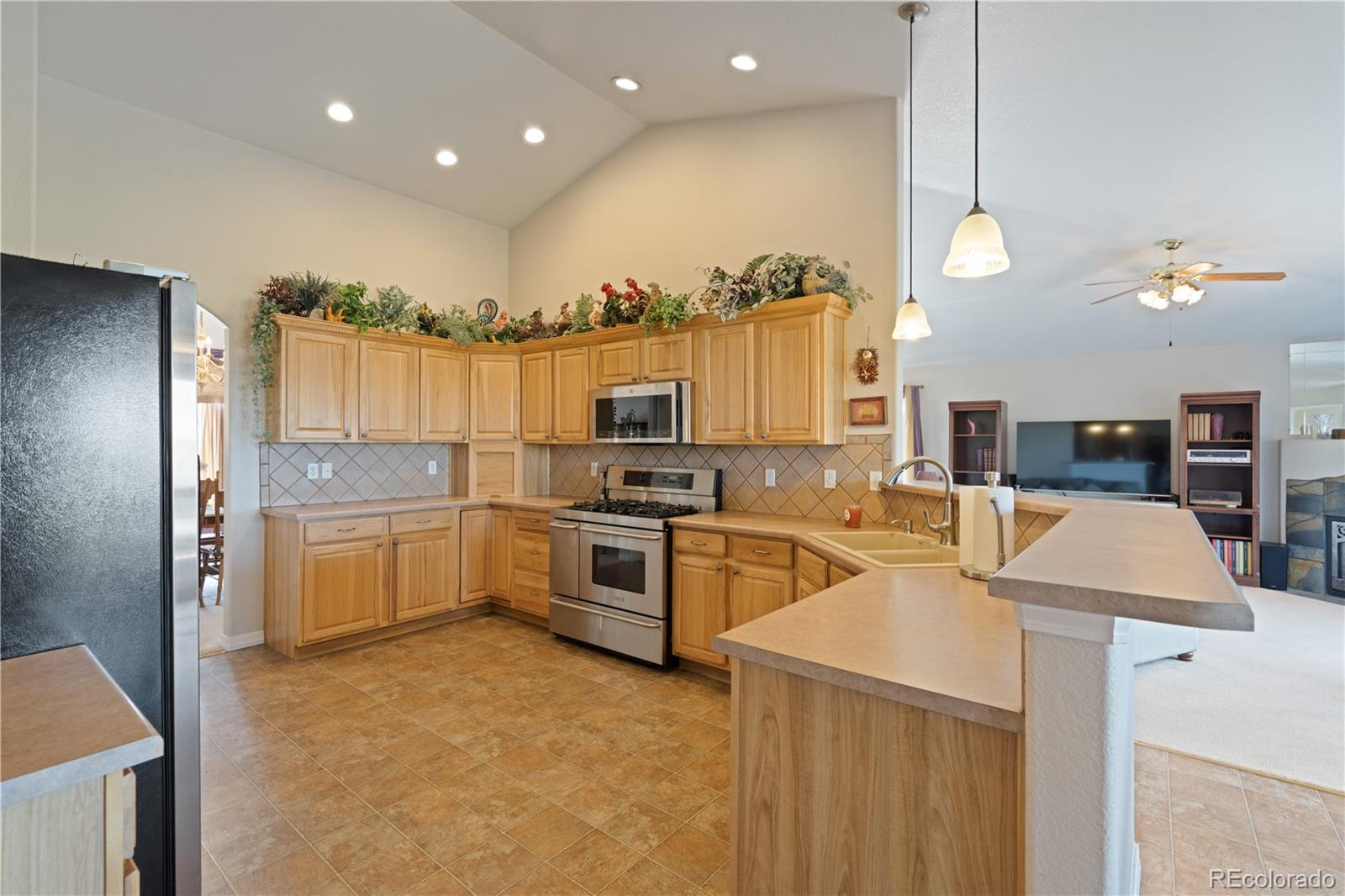 Restricted Address, 5 Bedrooms Bedrooms, ,4 BathroomsBathrooms,Residential,For Sale,Costilla,REC7147895