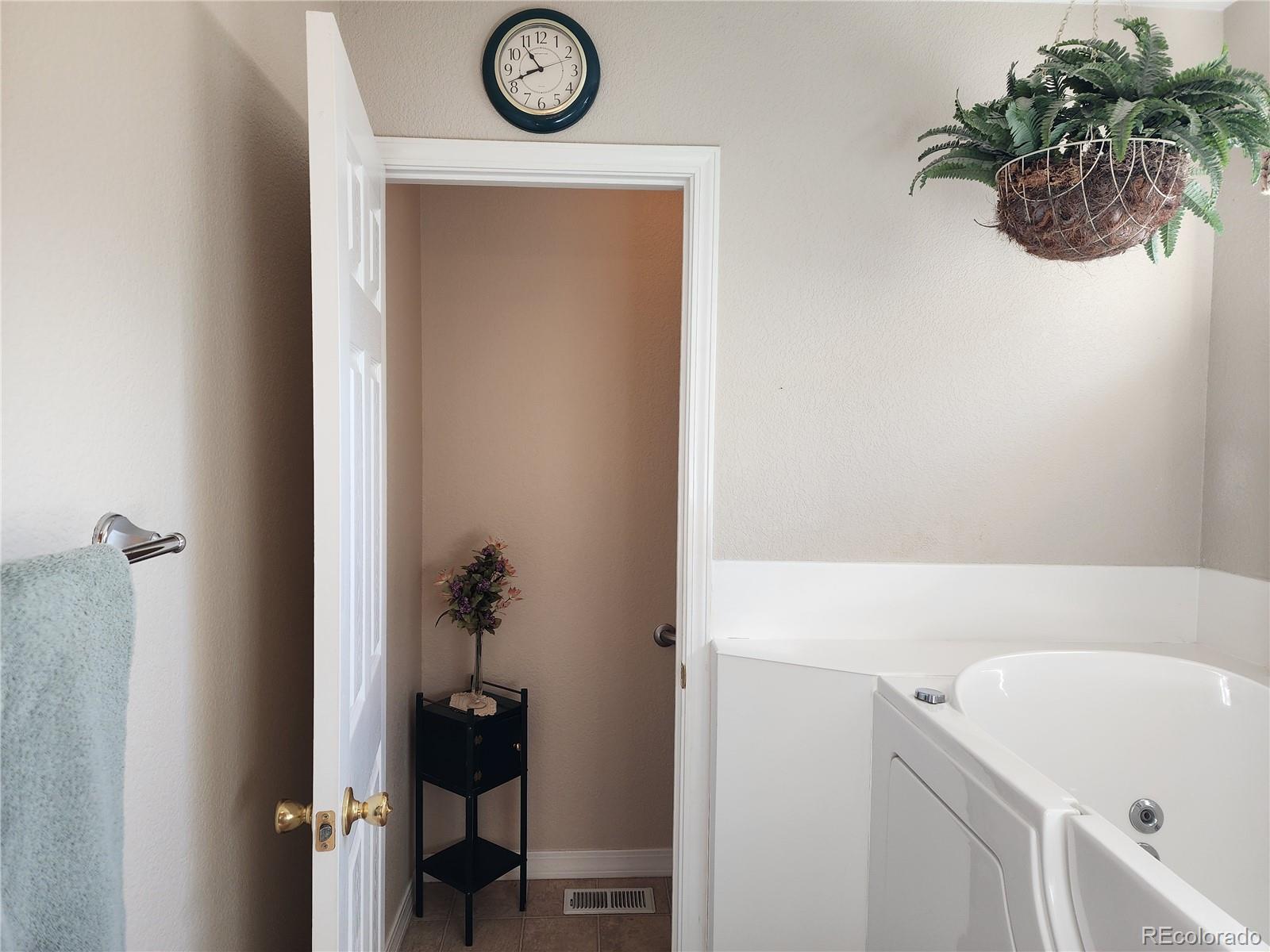 Restricted Address, 5 Bedrooms Bedrooms, ,4 BathroomsBathrooms,Residential,For Sale,Costilla,REC7147895