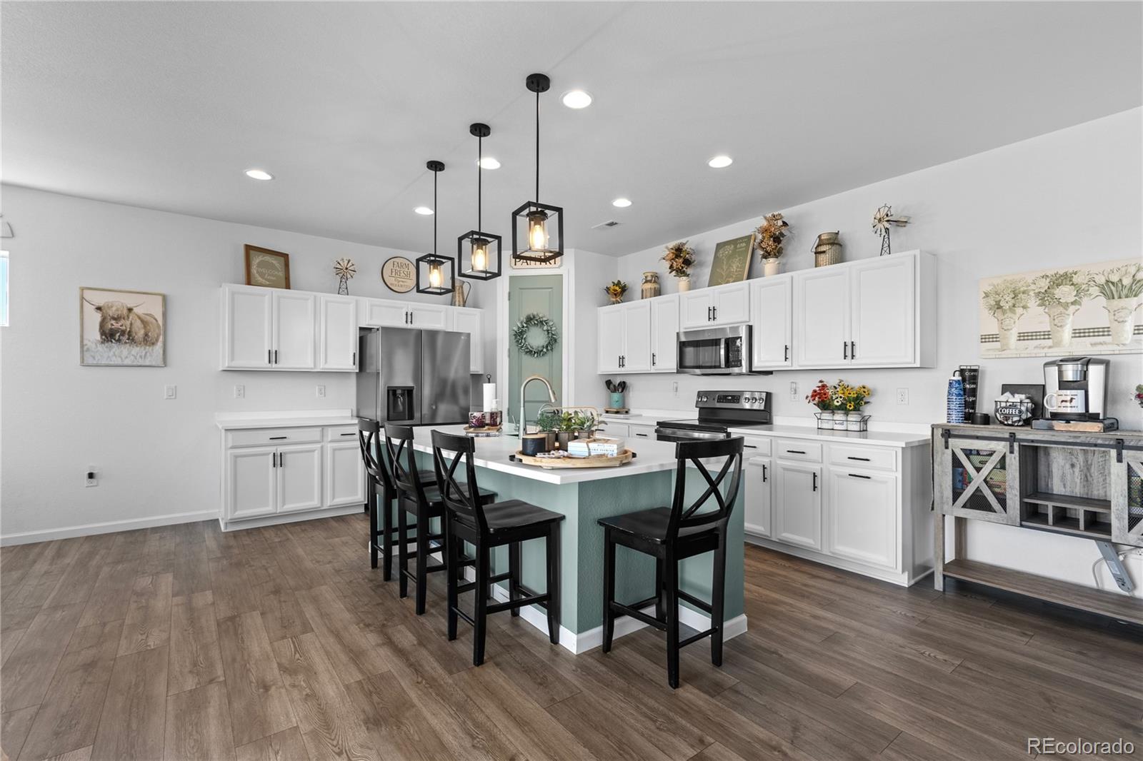 27873 6th Place, Aurora, CO 80018, 3 Bedrooms Bedrooms, ,3 BathroomsBathrooms,Residential,For Sale,6th,REC2629056