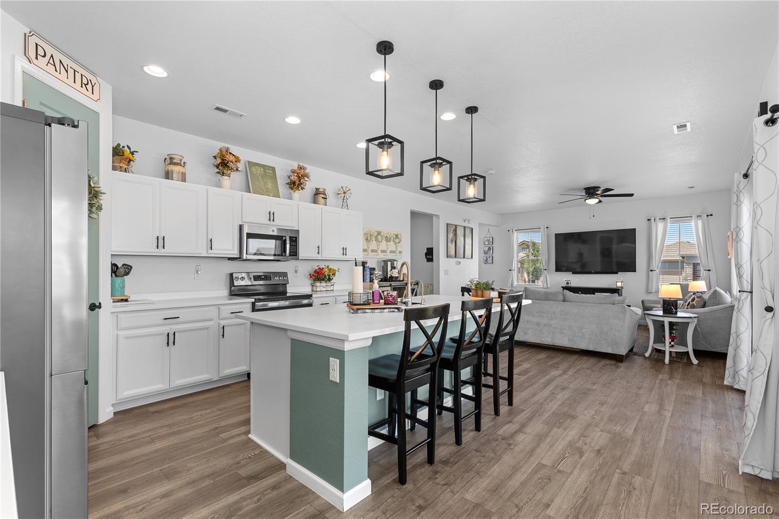 27873 6th Place, Aurora, CO 80018, 3 Bedrooms Bedrooms, ,3 BathroomsBathrooms,Residential,For Sale,6th,REC2629056