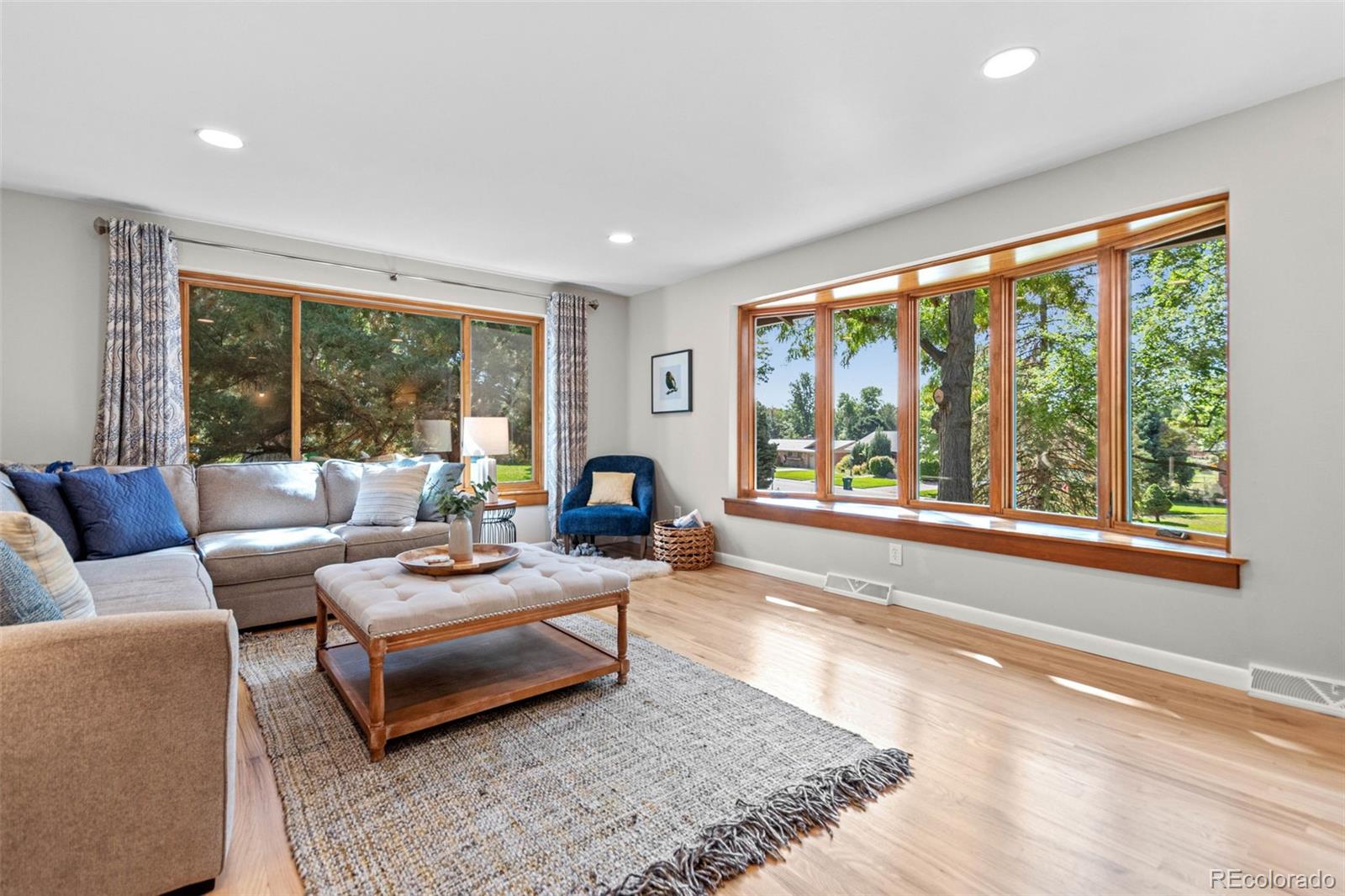 5465 Ontario Avenue, Littleton, CO 80128, 4 Bedrooms Bedrooms, ,3 BathroomsBathrooms,Residential,For Sale,Ontario,REC6470689