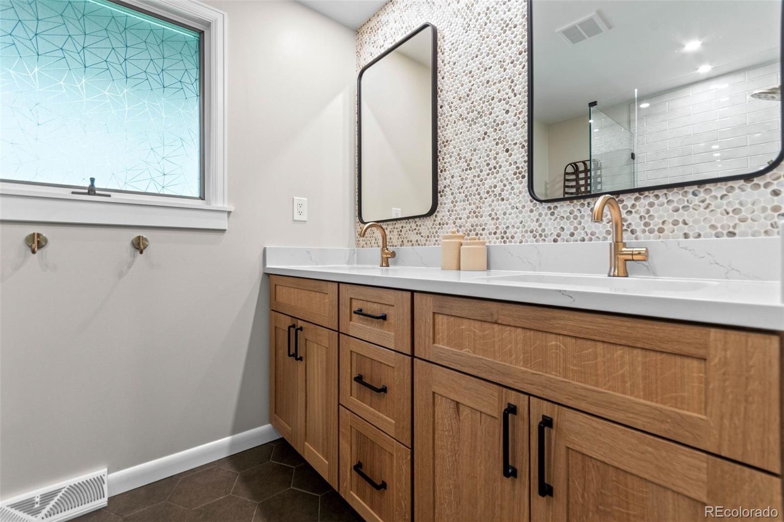 5465 Ontario Avenue, Littleton, CO 80128, 4 Bedrooms Bedrooms, ,3 BathroomsBathrooms,Residential,For Sale,Ontario,REC6470689