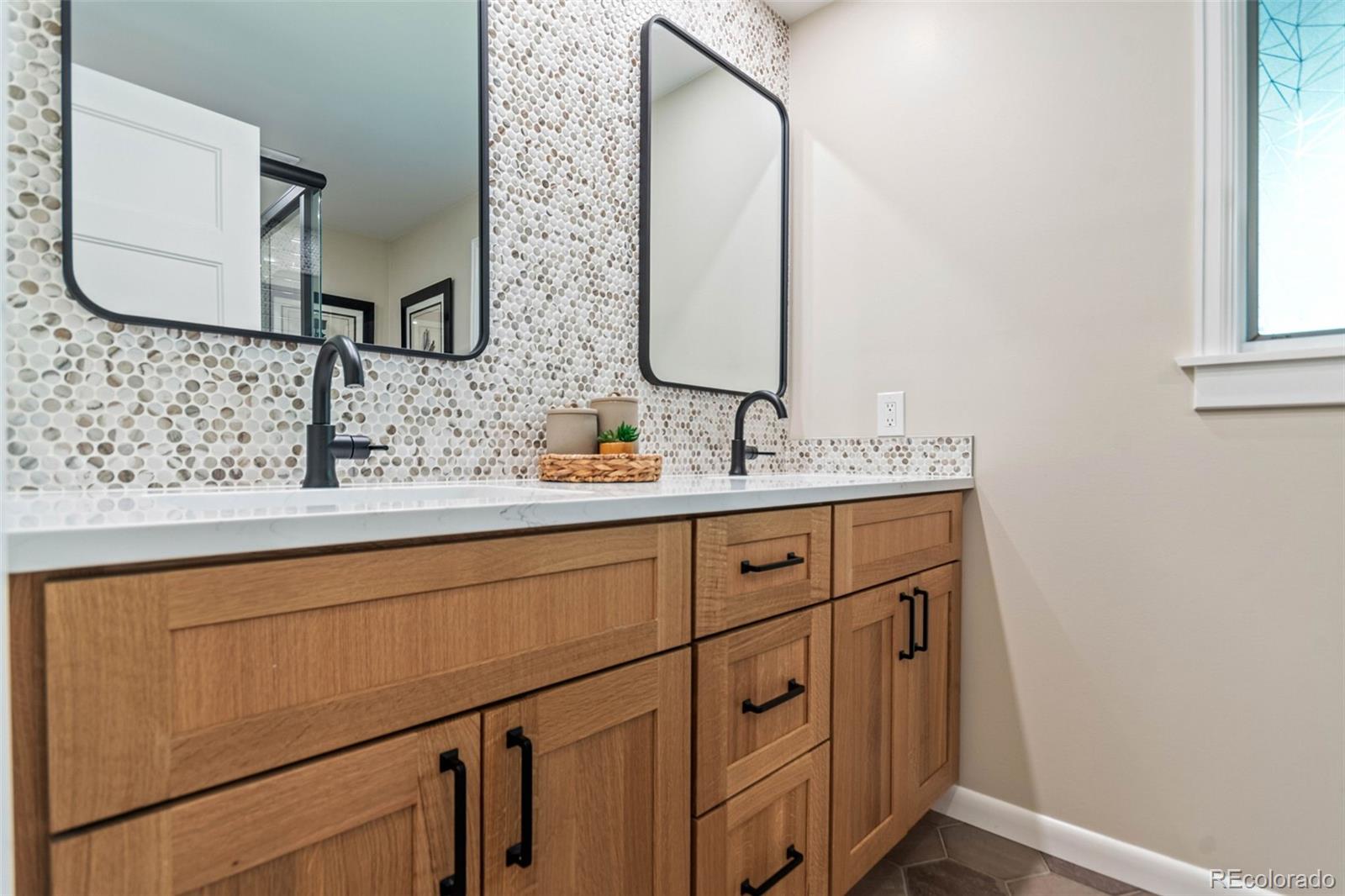 5465 Ontario Avenue, Littleton, CO 80128, 4 Bedrooms Bedrooms, ,3 BathroomsBathrooms,Residential,For Sale,Ontario,REC6470689