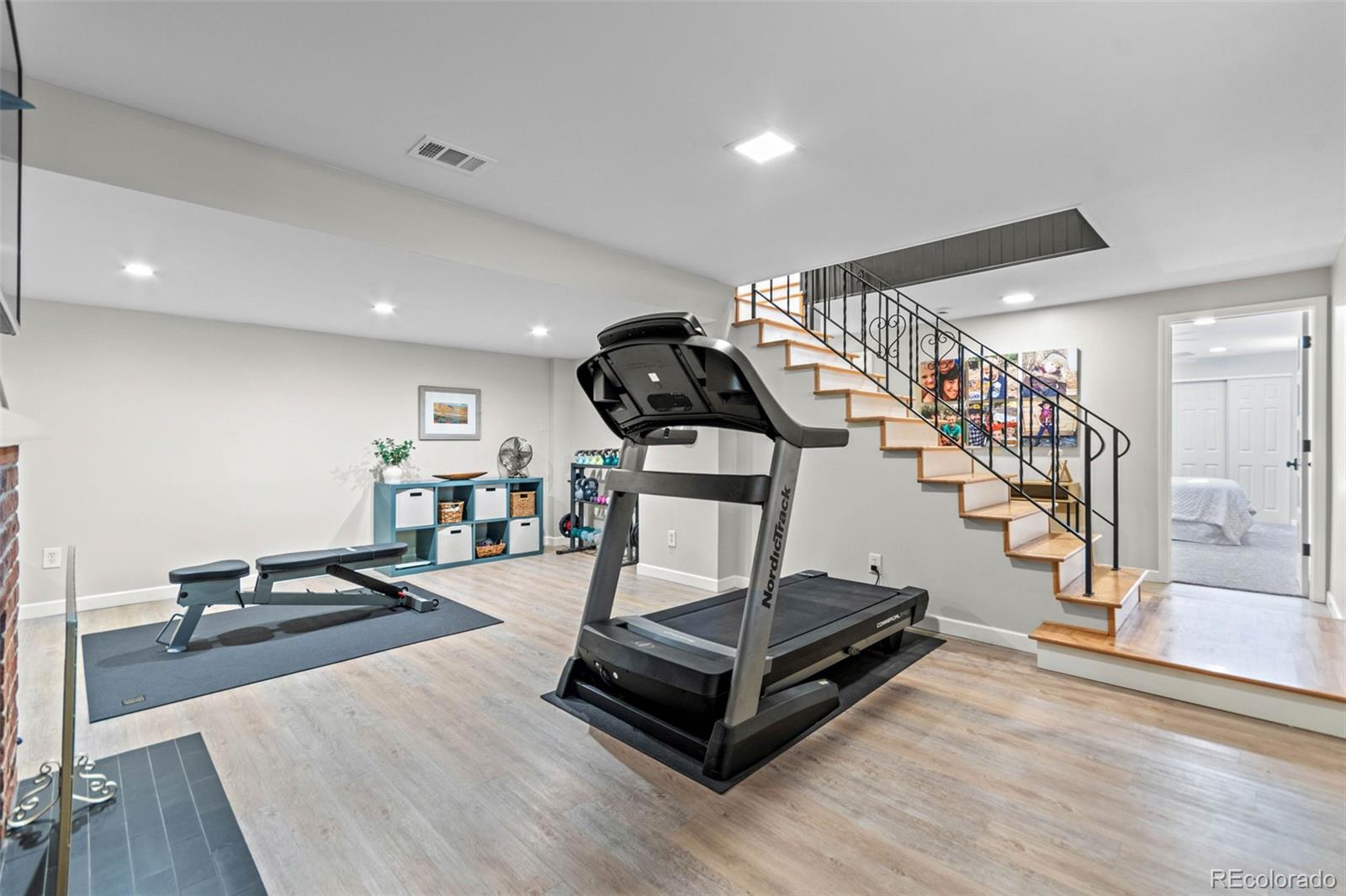 5465 Ontario Avenue, Littleton, CO 80128, 4 Bedrooms Bedrooms, ,3 BathroomsBathrooms,Residential,For Sale,Ontario,REC6470689