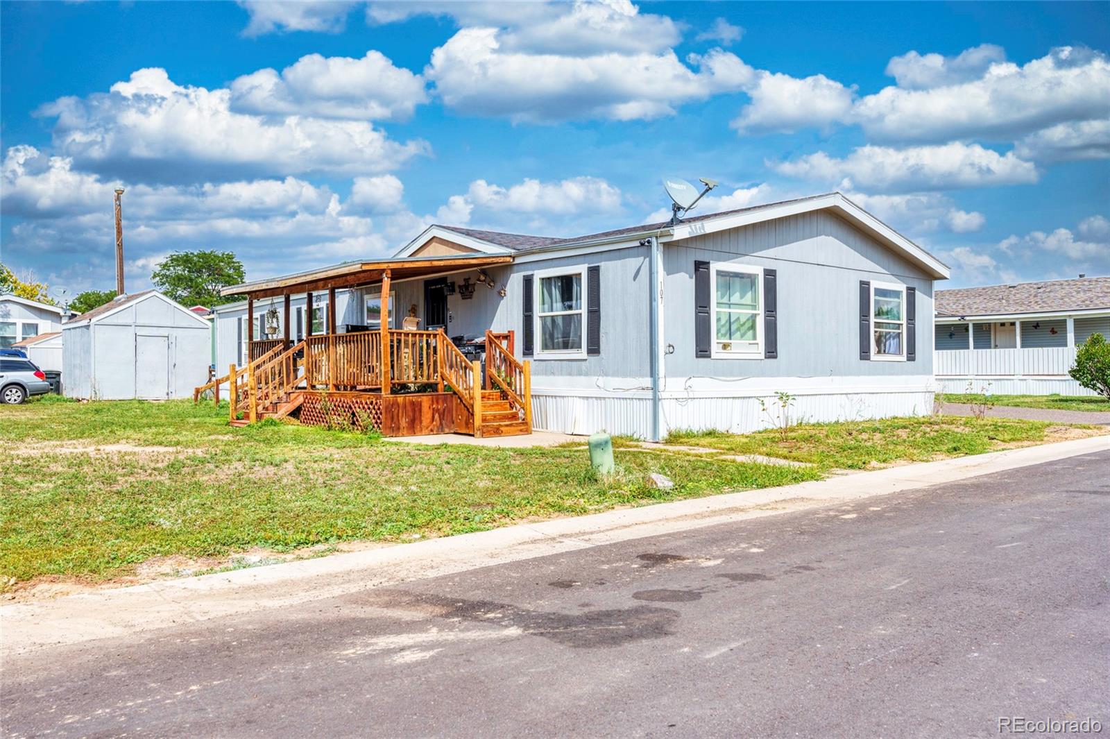 26900 Colfax Avenue, Aurora, CO 80018, 4 Bedrooms Bedrooms, ,2 BathroomsBathrooms,Residential,For Sale,Colfax,REC1621865
