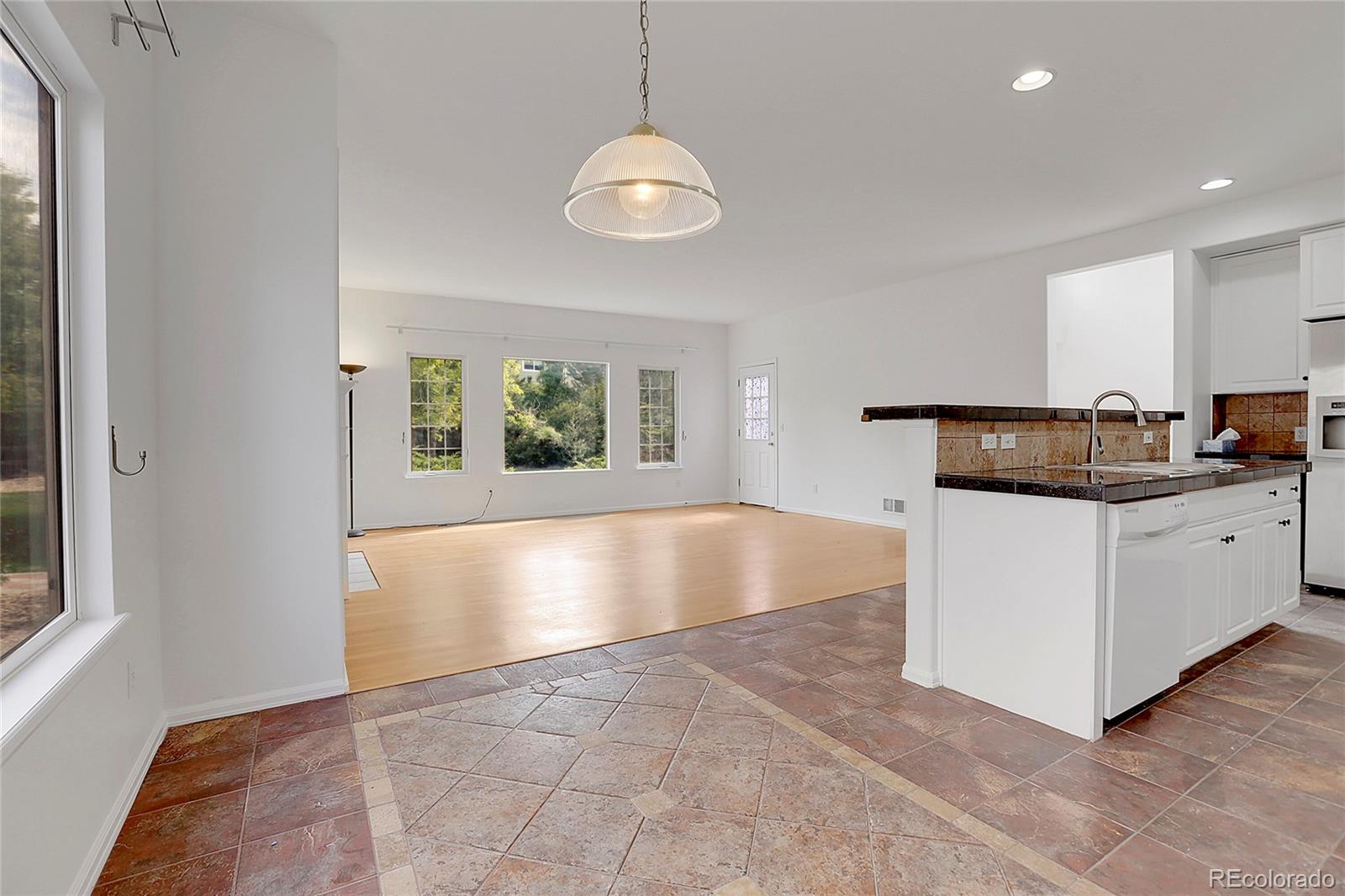 17712 Maplewood Circle, Aurora, CO 80016, 4 Bedrooms Bedrooms, ,3 BathroomsBathrooms,Residential,For Sale,Maplewood,REC8489750