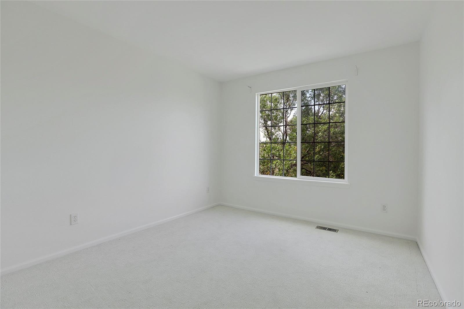 17712 Maplewood Circle, Aurora, CO 80016, 4 Bedrooms Bedrooms, ,3 BathroomsBathrooms,Residential,For Sale,Maplewood,REC8489750