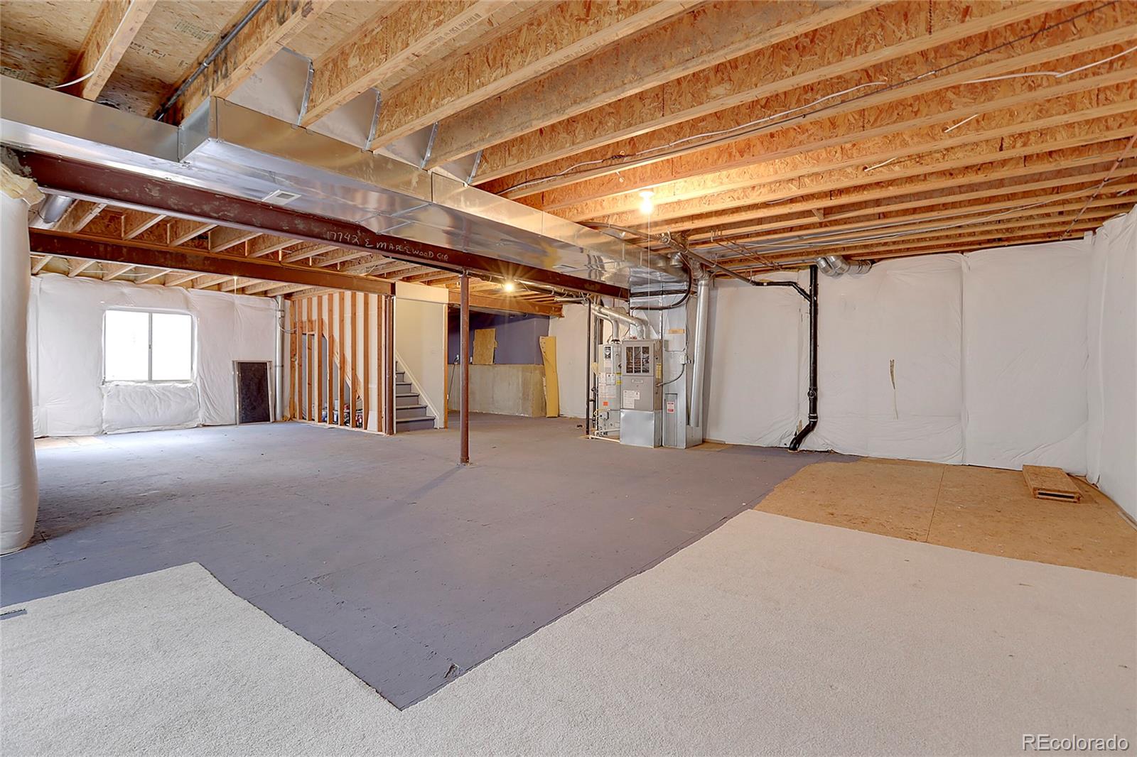 17712 Maplewood Circle, Aurora, CO 80016, 4 Bedrooms Bedrooms, ,3 BathroomsBathrooms,Residential,For Sale,Maplewood,REC8489750