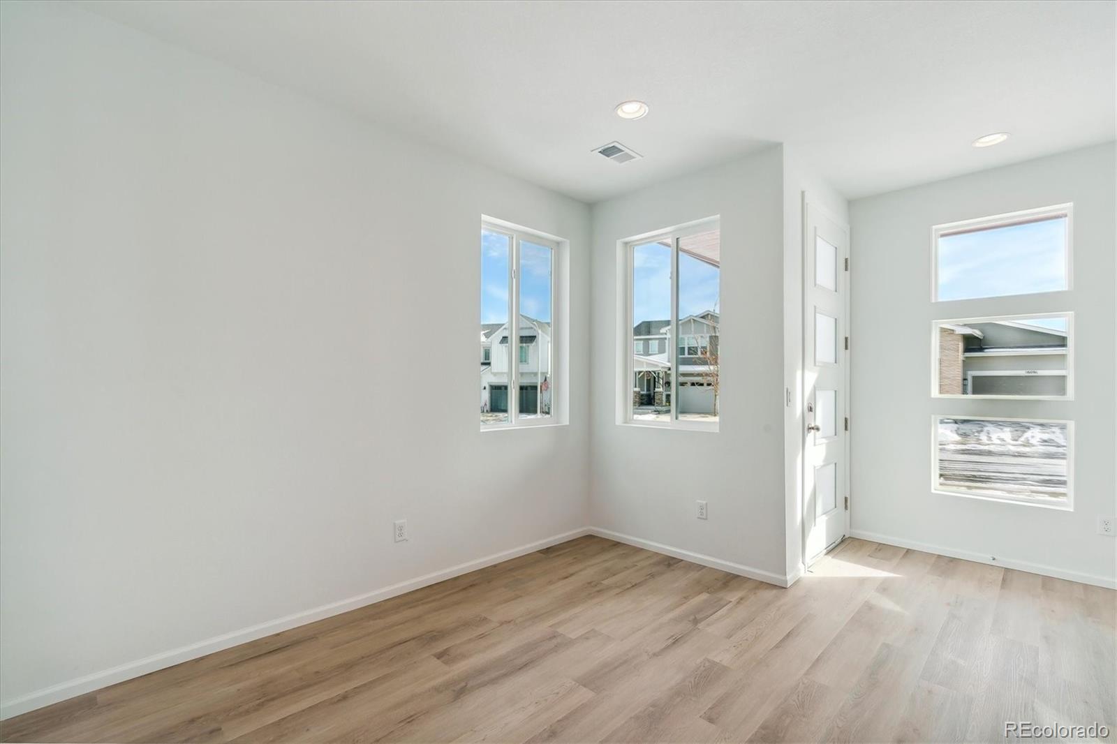 8693 Snake River Street, Littleton, CO 80125, 3 Bedrooms Bedrooms, ,3 BathroomsBathrooms,Residential,For Sale,Snake River,REC7905244