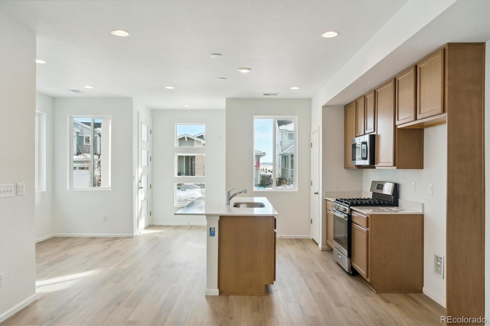 8693 Snake River Street, Littleton, CO 80125, 3 Bedrooms Bedrooms, ,3 BathroomsBathrooms,Residential,For Sale,Snake River,REC7905244