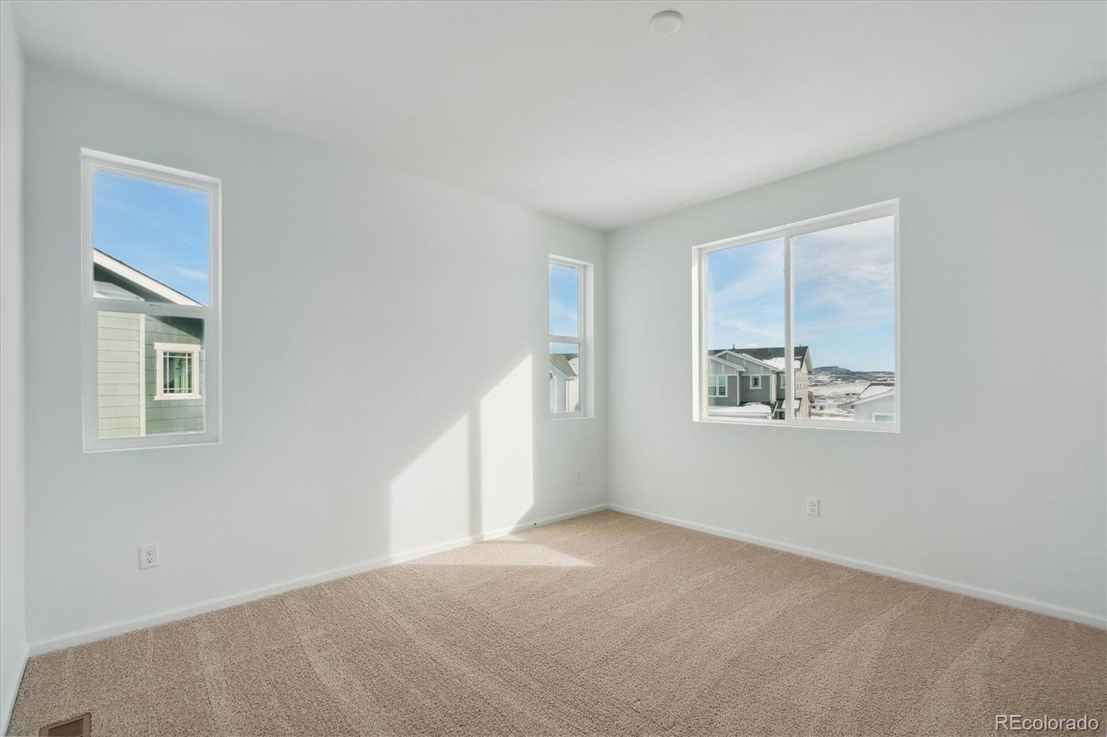 8693 Snake River Street, Littleton, CO 80125, 3 Bedrooms Bedrooms, ,3 BathroomsBathrooms,Residential,For Sale,Snake River,REC7905244