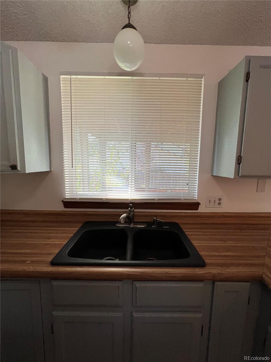 17214 Stanford Avenue, Aurora, CO 80015, 3 Bedrooms Bedrooms, ,2 BathroomsBathrooms,Residential,For Sale,Stanford,REC7129094