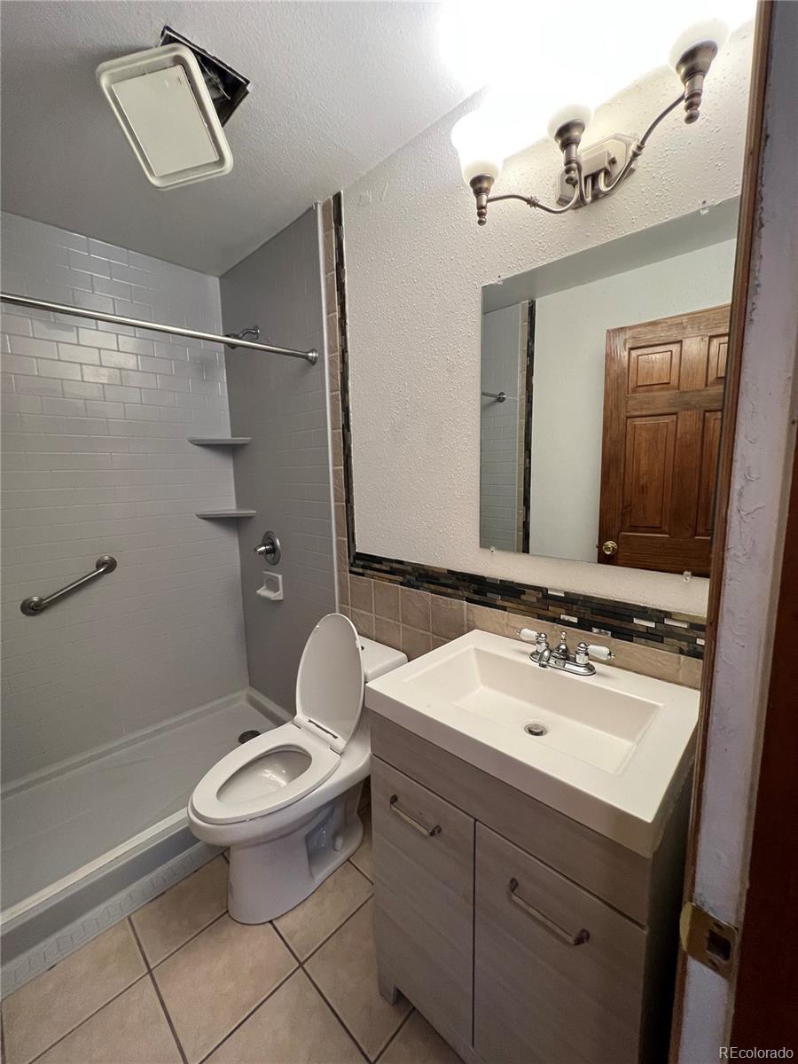 17214 Stanford Avenue, Aurora, CO 80015, 3 Bedrooms Bedrooms, ,2 BathroomsBathrooms,Residential,For Sale,Stanford,REC7129094