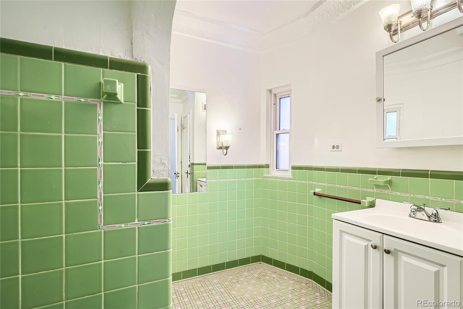 Restricted Address, 5 Bedrooms Bedrooms, ,2 BathroomsBathrooms,Residential,For Sale,Tennyson,REC6865300