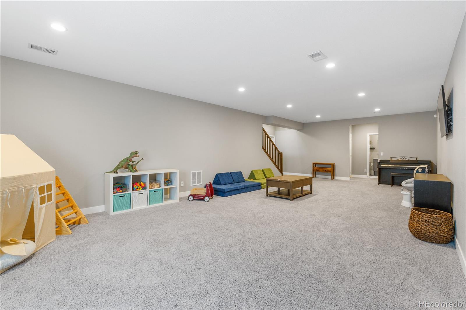 4607 Lakeside Drive, Firestone, CO 80504, 4 Bedrooms Bedrooms, ,4 BathroomsBathrooms,Residential,For Sale,Lakeside,REC7091444