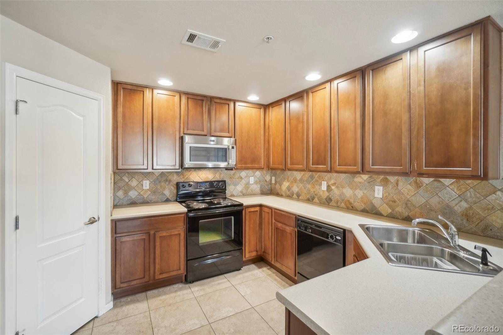 1170 Olympia Avenue #I, Longmont, CO 80504, 1 Bedroom Bedrooms, ,1 BathroomBathrooms,Residential,For Sale,Olympia,REC6525910