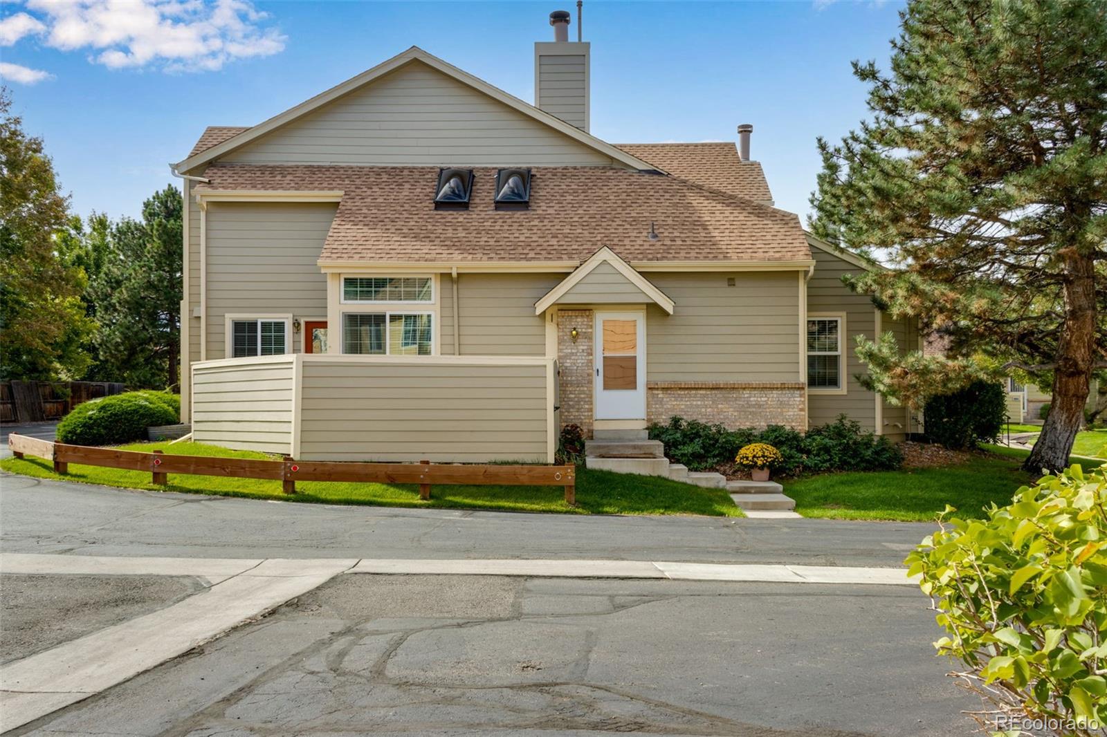 7370 Florida Avenue #1055, Denver, CO 80231, 3 Bedrooms Bedrooms, ,3 BathroomsBathrooms,Residential,For Sale,Landmark Townhomes,Florida,REC4169271