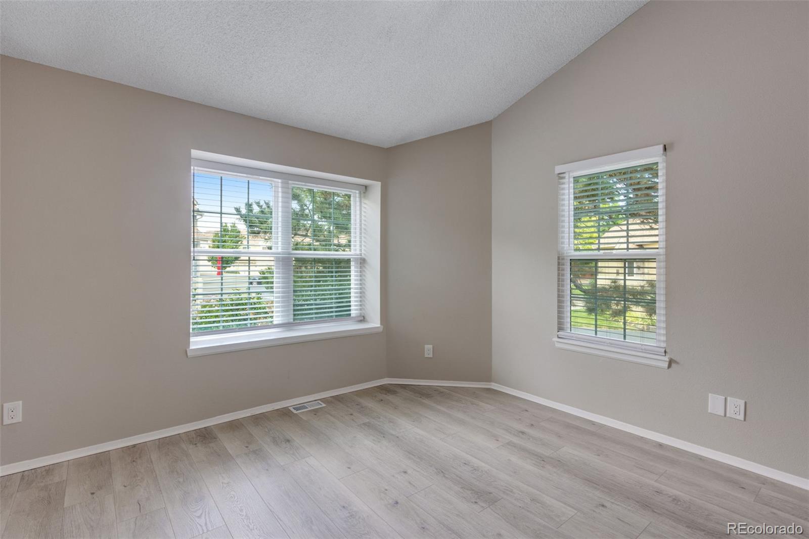 7370 Florida Avenue #1055, Denver, CO 80231, 3 Bedrooms Bedrooms, ,3 BathroomsBathrooms,Residential,For Sale,Landmark Townhomes,Florida,REC4169271