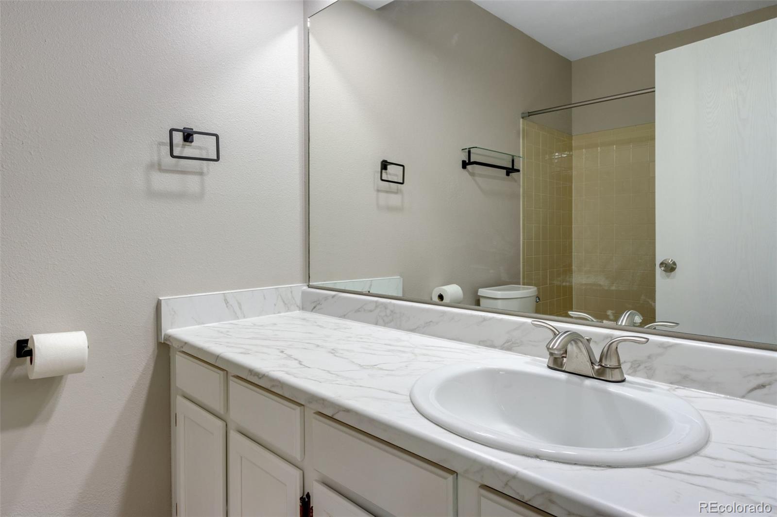 7370 Florida Avenue #1055, Denver, CO 80231, 3 Bedrooms Bedrooms, ,3 BathroomsBathrooms,Residential,For Sale,Landmark Townhomes,Florida,REC4169271