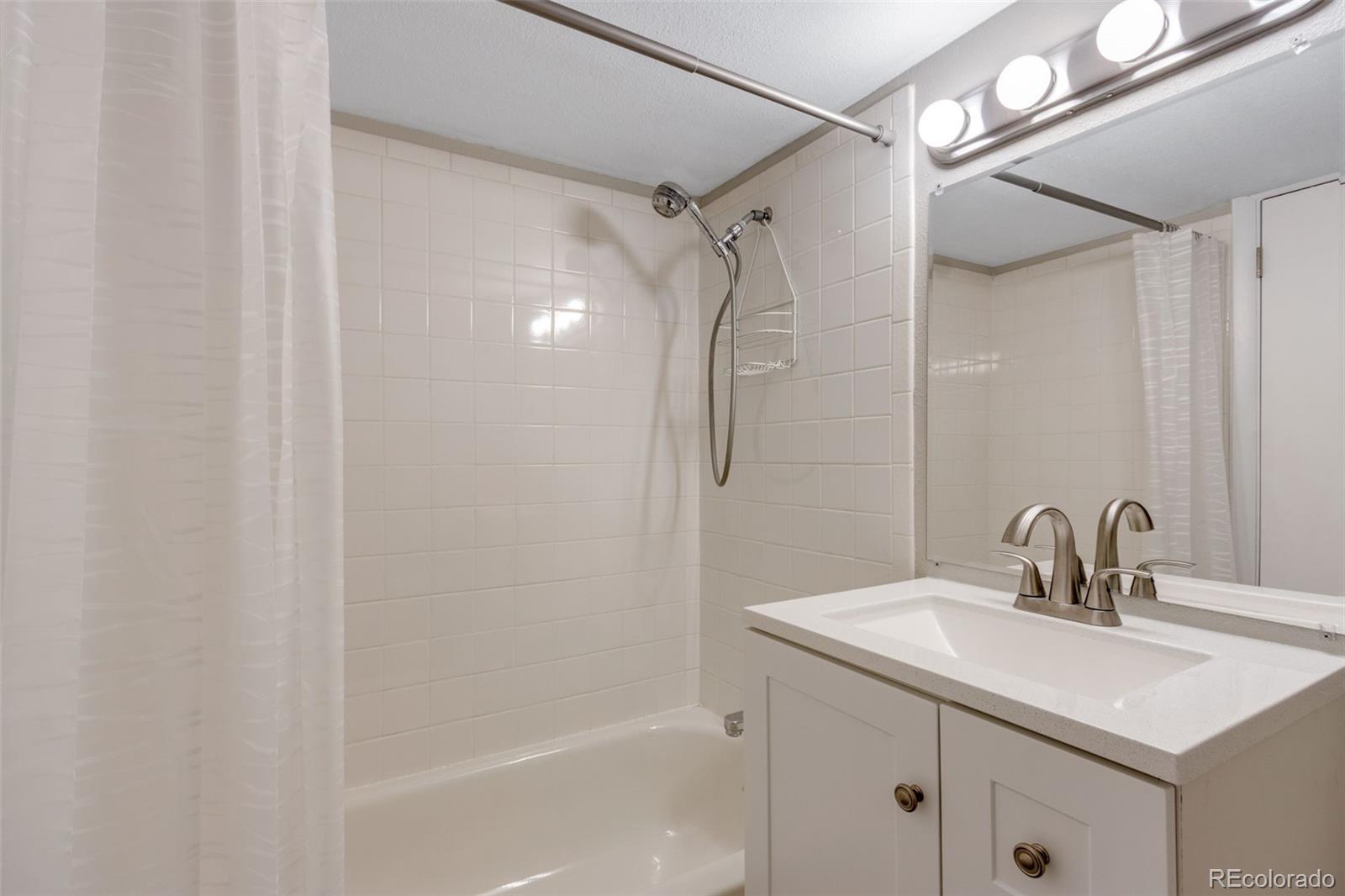 7370 Florida Avenue #1055, Denver, CO 80231, 3 Bedrooms Bedrooms, ,3 BathroomsBathrooms,Residential,For Sale,Landmark Townhomes,Florida,REC4169271
