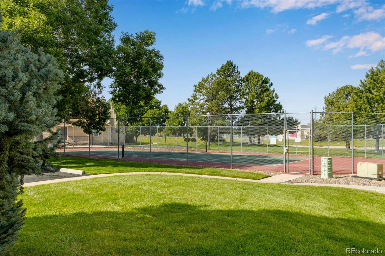 7370 Florida Avenue #1055, Denver, CO 80231, 3 Bedrooms Bedrooms, ,3 BathroomsBathrooms,Residential,For Sale,Landmark Townhomes,Florida,REC4169271