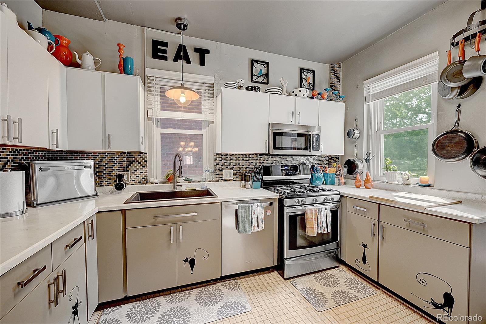 917 Kalamath Street, Denver, CO 80204, 5 Bedrooms Bedrooms, ,2 BathroomsBathrooms,Residential,For Sale,Kalamath,REC9005273