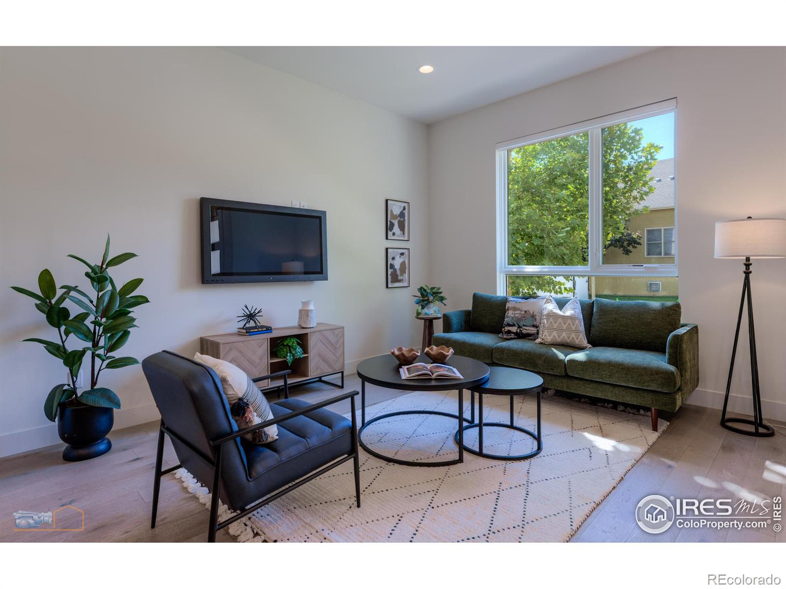 3105 Bluff Street, Boulder, CO 80301, 3 Bedrooms Bedrooms, ,3 BathroomsBathrooms,Residential,For Sale,Bluff,RECIR1018646