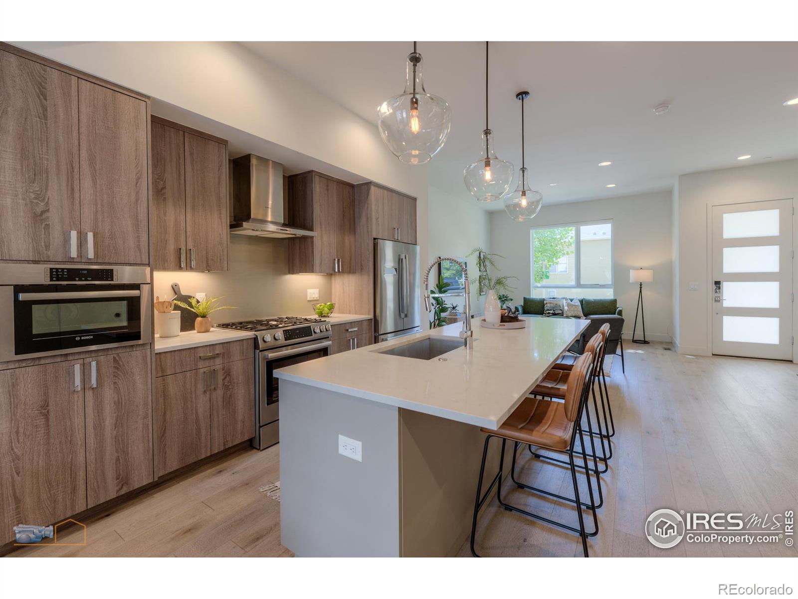 3105 Bluff Street, Boulder, CO 80301, 3 Bedrooms Bedrooms, ,3 BathroomsBathrooms,Residential,For Sale,Bluff,RECIR1018646
