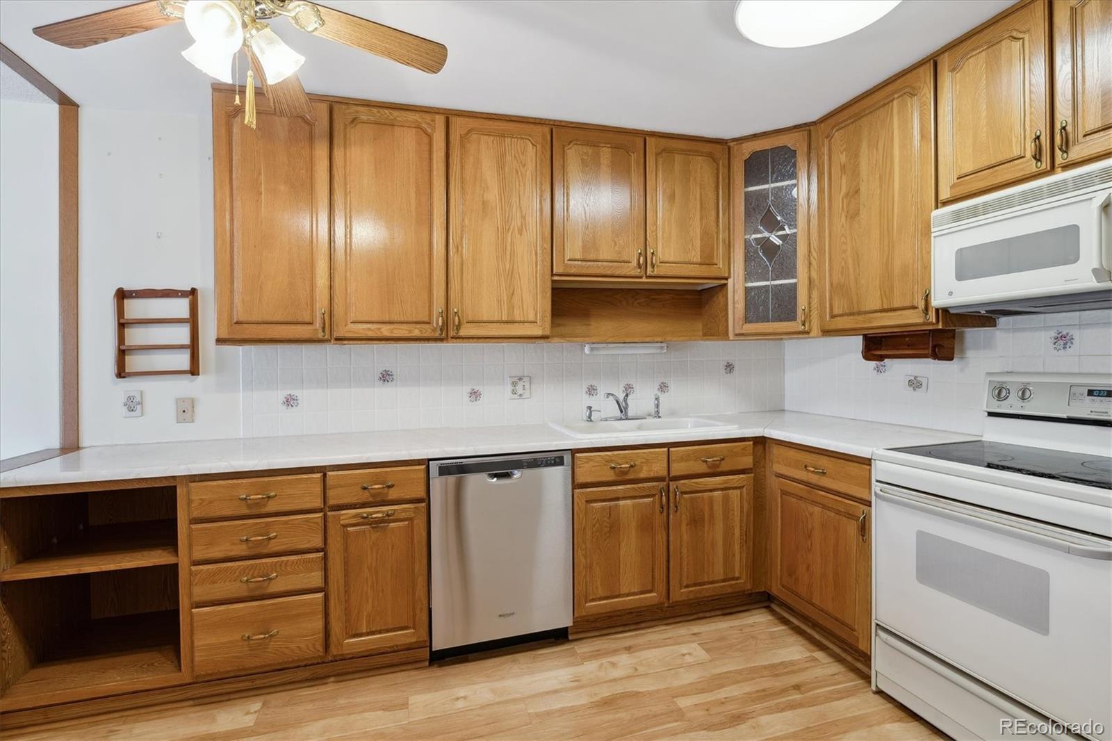 660 Alton Way #5C, Denver, CO 80247, 2 Bedrooms Bedrooms, ,2 BathroomsBathrooms,Residential,For Sale,Alton,REC3204240