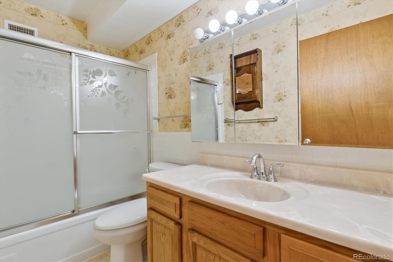 660 Alton Way #5C, Denver, CO 80247, 2 Bedrooms Bedrooms, ,2 BathroomsBathrooms,Residential,For Sale,Alton,REC3204240