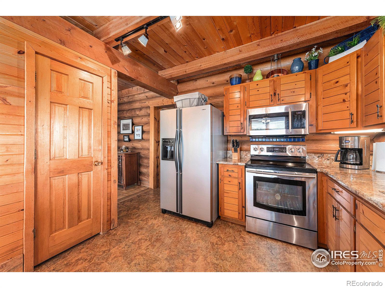 404 Mica Court, Bellvue, CO 80512, 2 Bedrooms Bedrooms, ,4 BathroomsBathrooms,Residential,For Sale,Mica,RECIR1018854