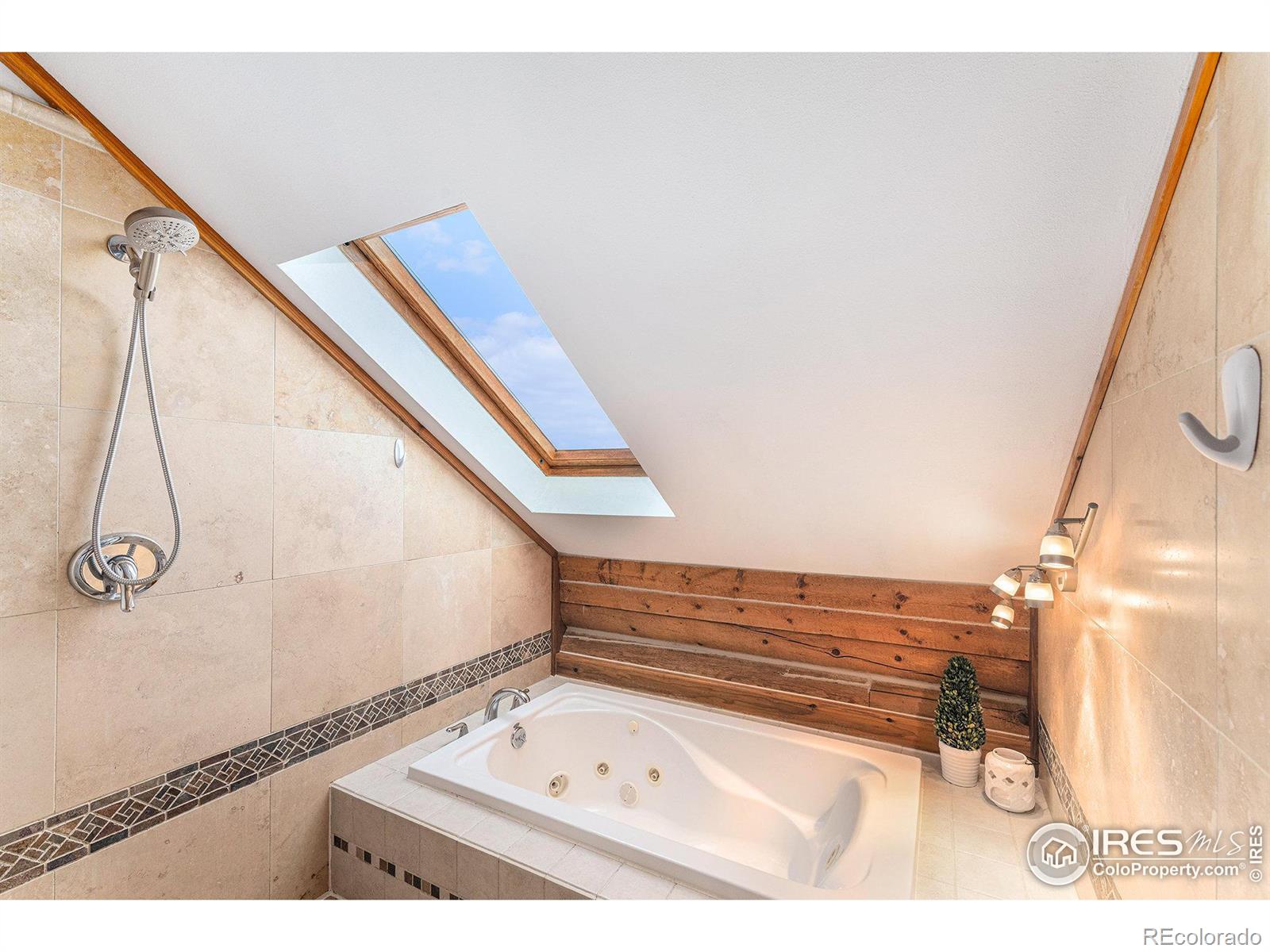 404 Mica Court, Bellvue, CO 80512, 2 Bedrooms Bedrooms, ,4 BathroomsBathrooms,Residential,For Sale,Mica,RECIR1018854