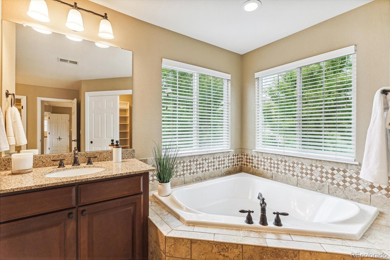 6043 S Paris Street, Greenwood Village, CO 80111, 5 Bedrooms Bedrooms, ,5 BathroomsBathrooms,Residential,For Sale,Paris,REC8517522